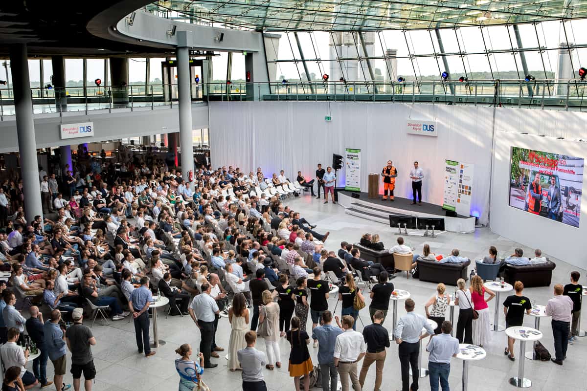 eventfotograf-002 Event mit vollem Auditorium im Flughafen Düsseldorf